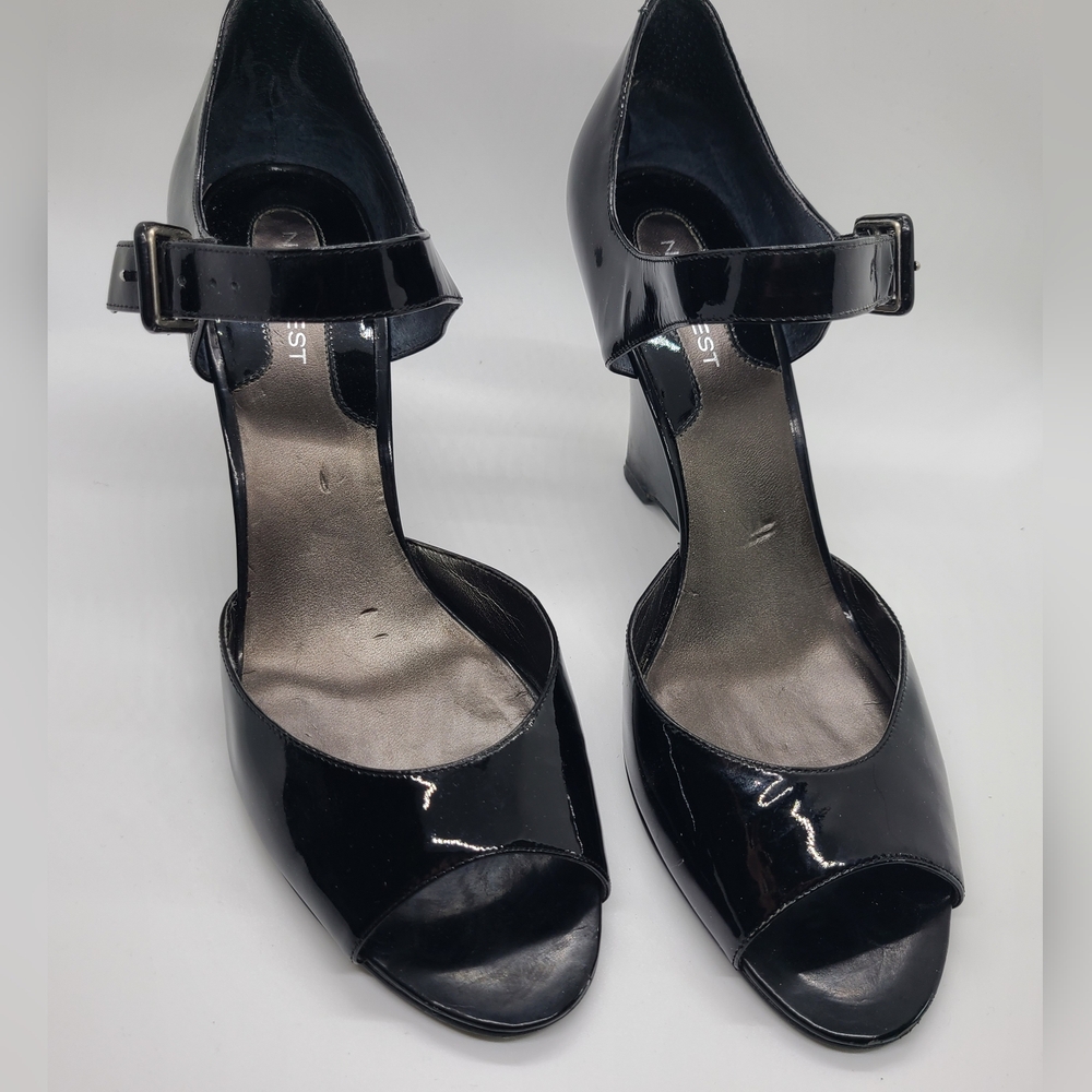Nine West Black Wedge Sandal, size 10